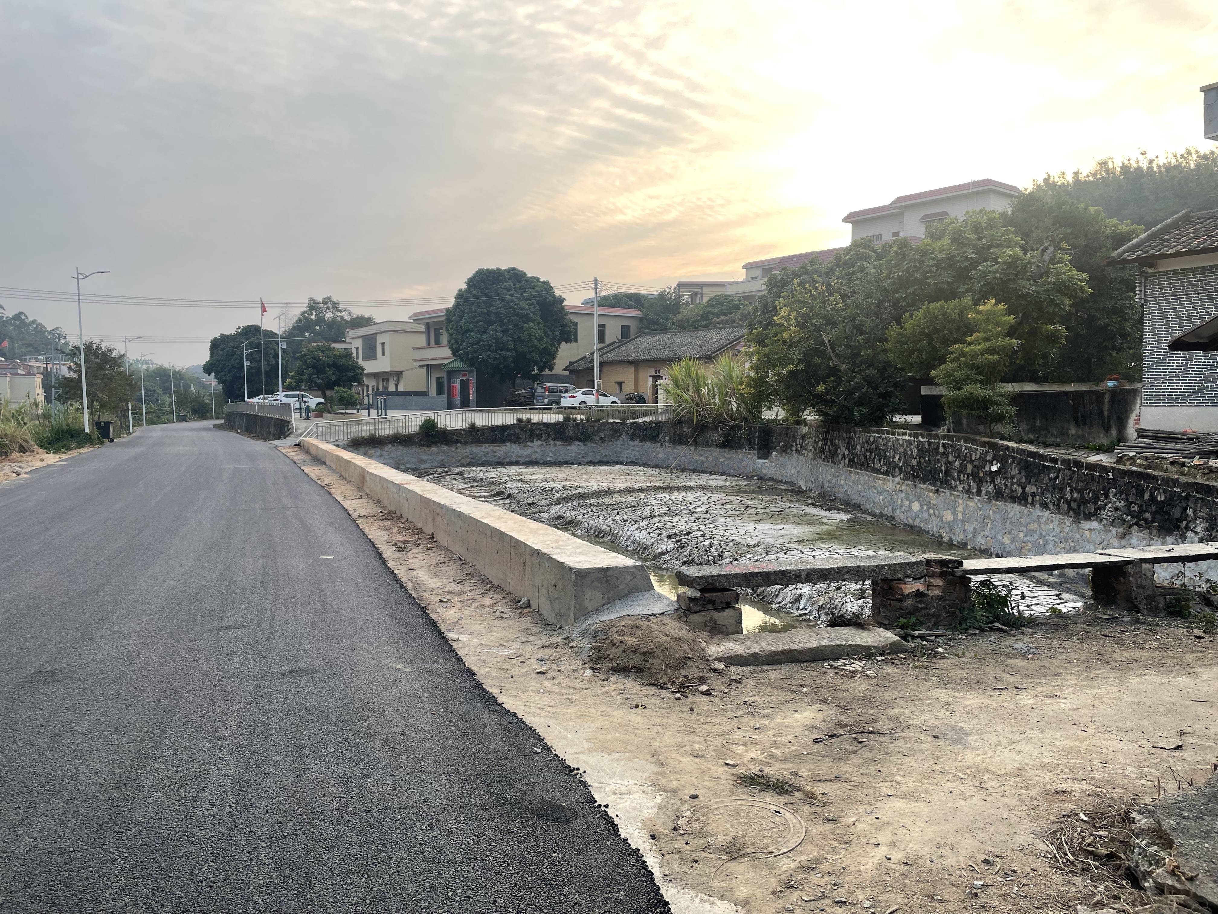 3挡土墙建设后.jpg