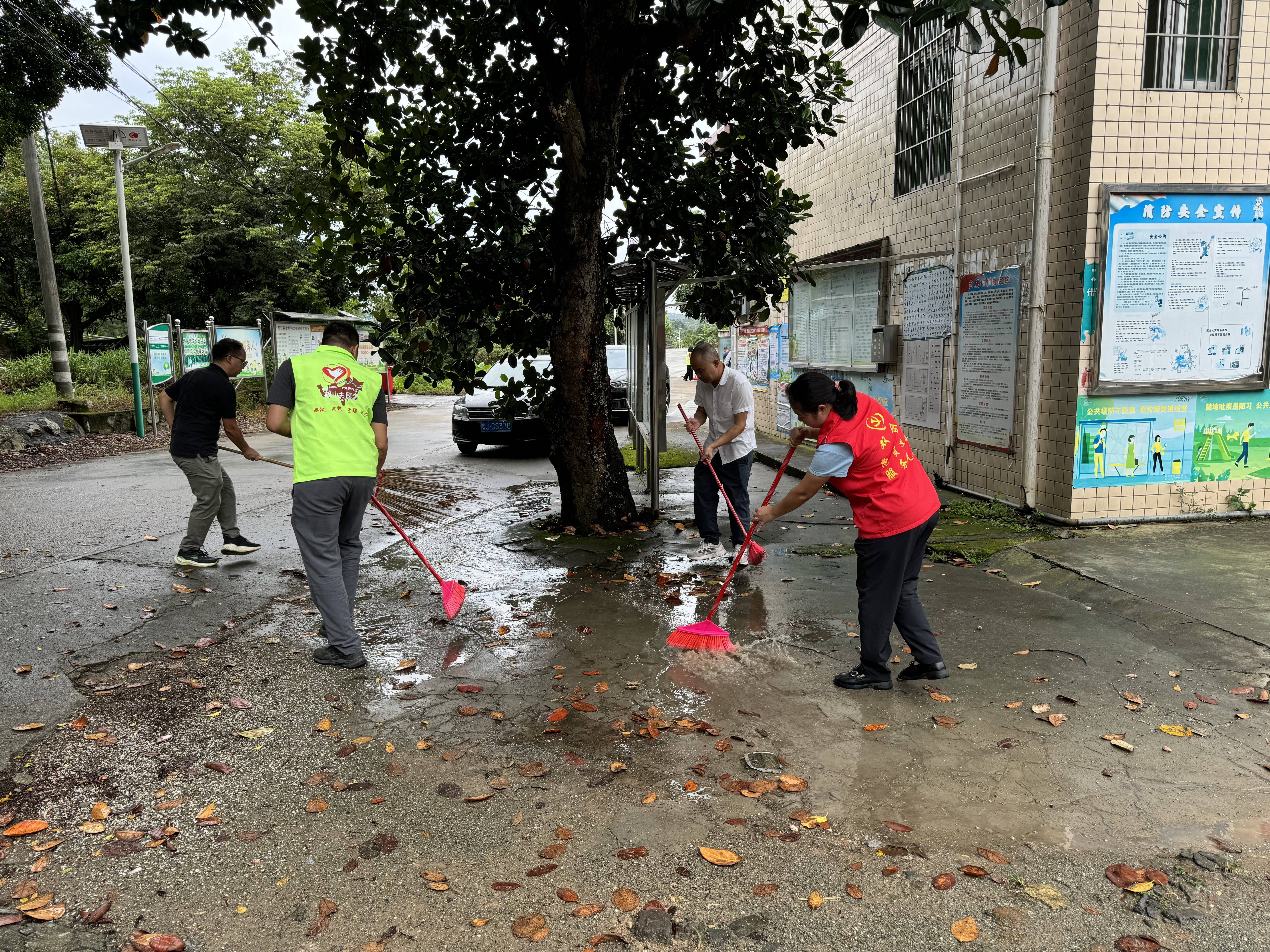 2.▲麦月雄积极响应发动村民齐参与灭蚊行动 .png